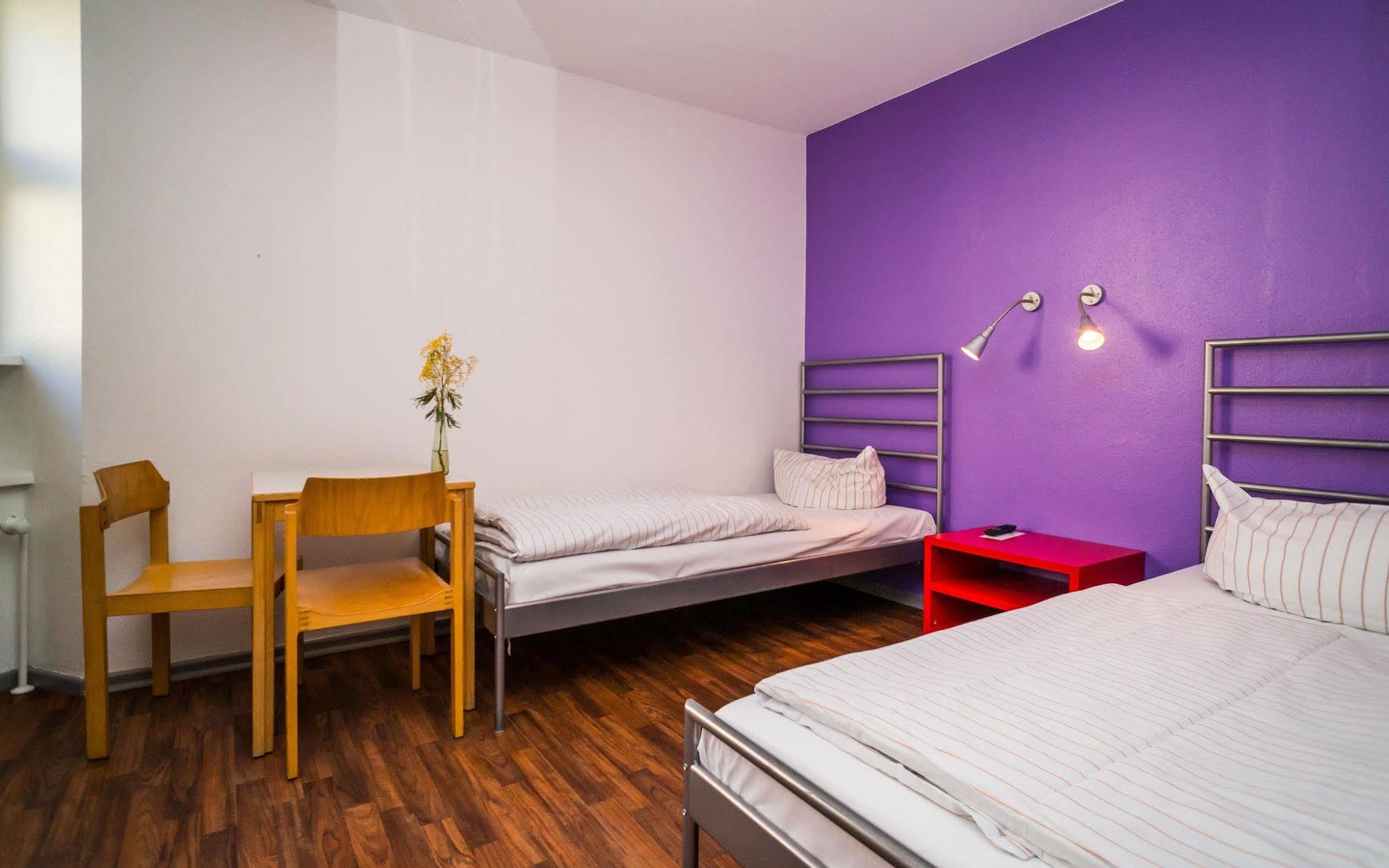 Amstel House Albergue *