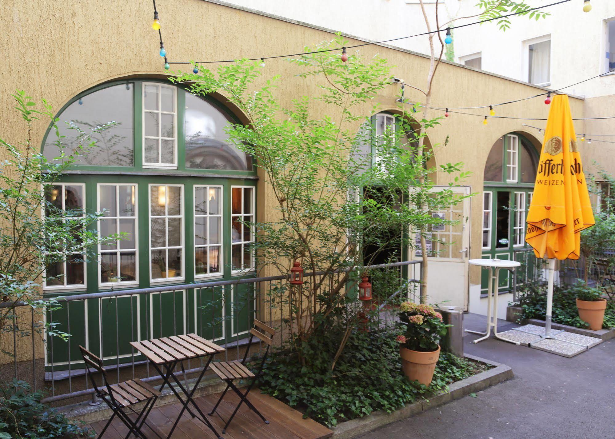 Amstel House Albergue